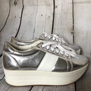 STEVE MADDEN platform shoe